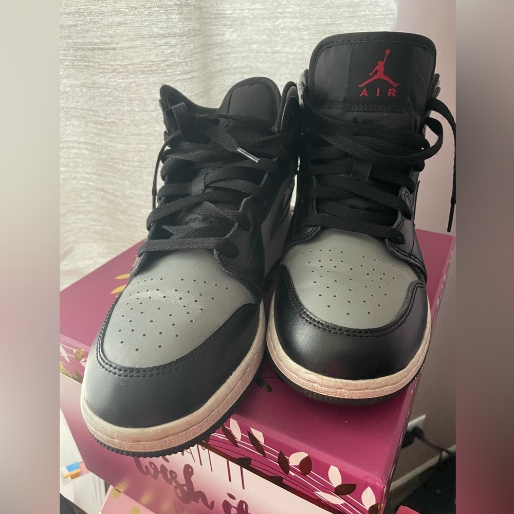Air Jordan 1 (GS) size 6.5